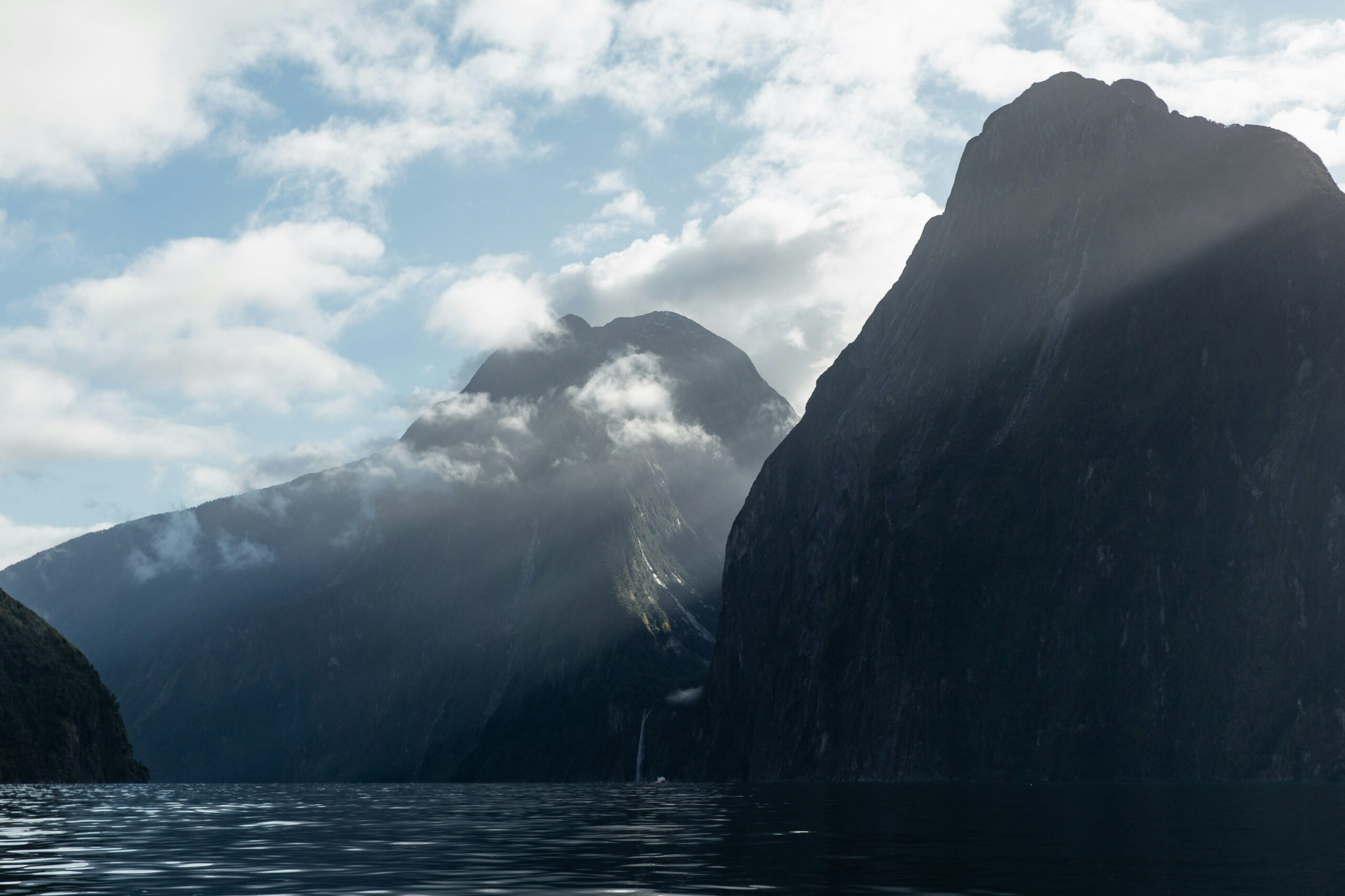 benjamin-ashton-XltE5jRrPMM-unsplash